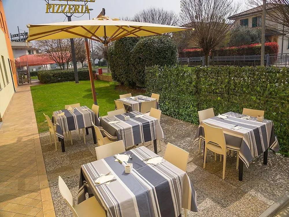 ****  Eden Hotel Castel dʼArio İtalya