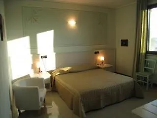 Eden Hotel Castel dʼArio